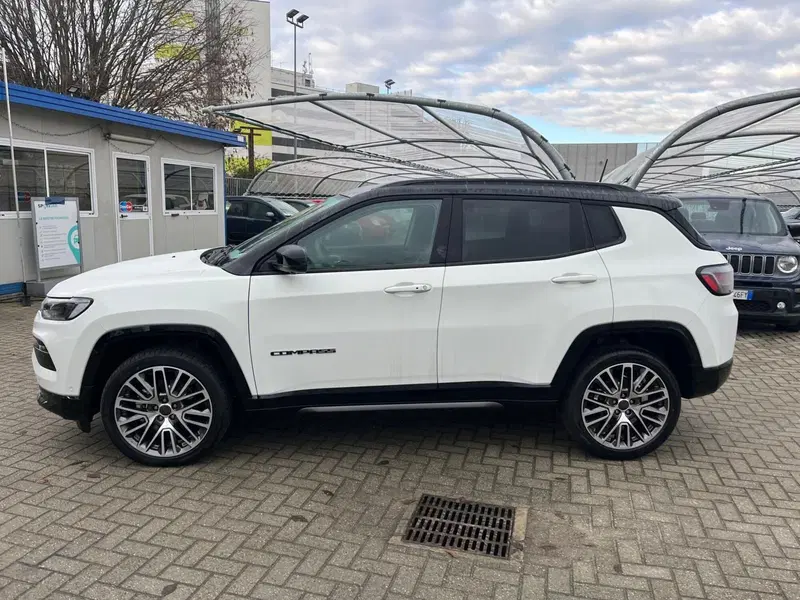 Jeep Compass nuova a Milano (5)
