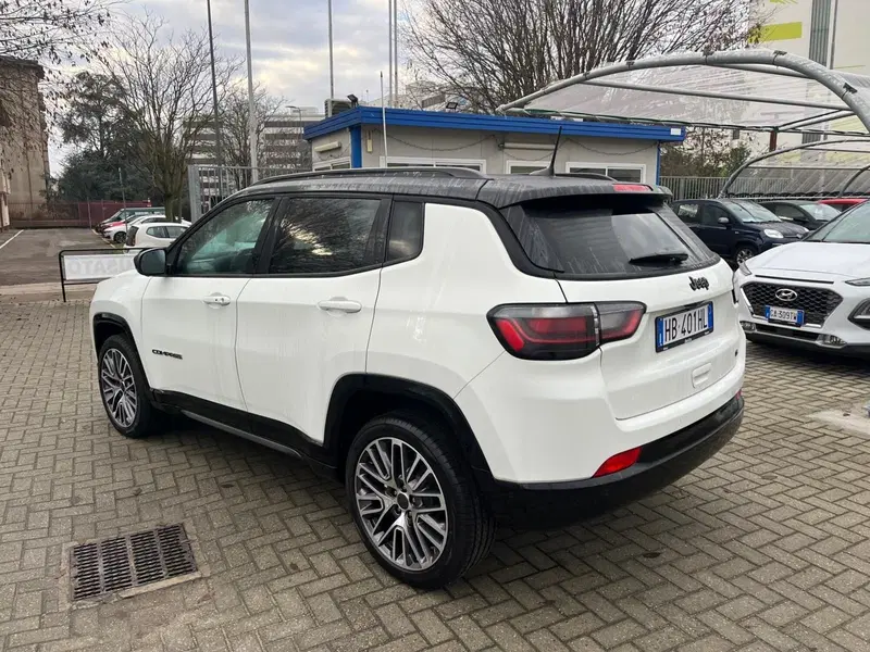 Jeep Compass nuova a Milano (7)