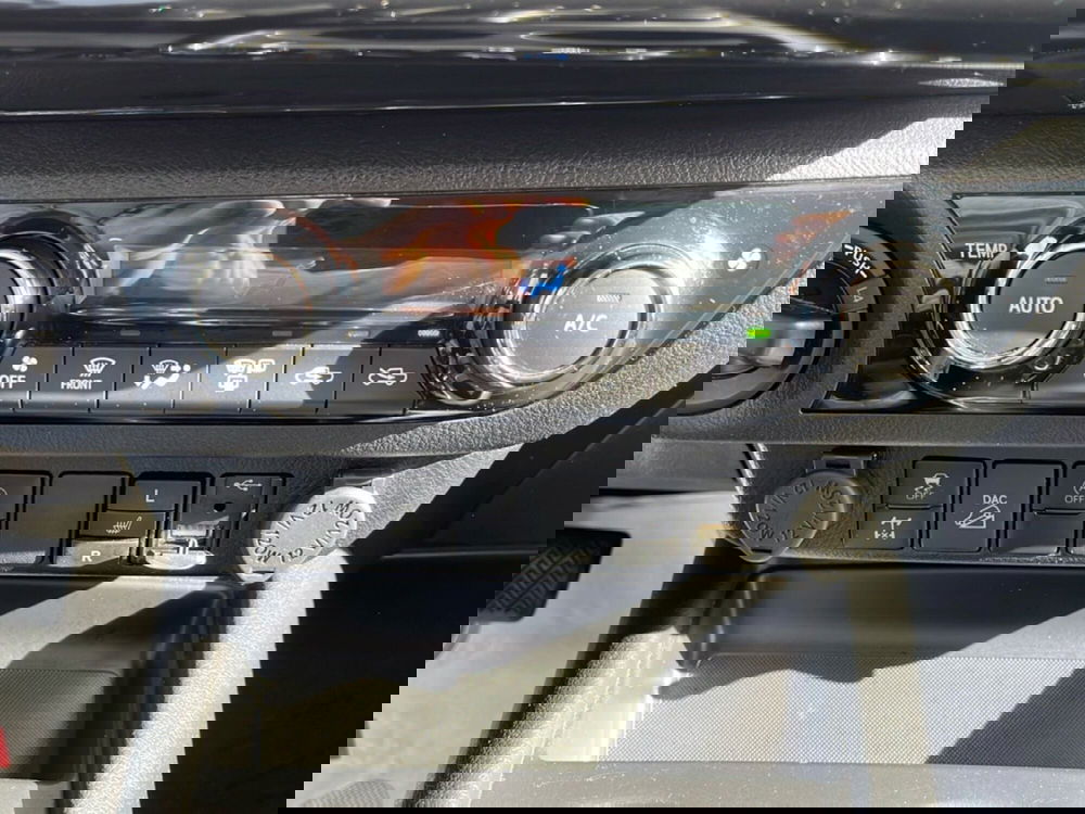 Toyota Hilux usata a Ragusa (15)