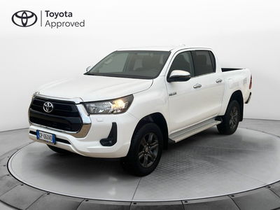 Toyota Hilux 2.D-4D 4WD porte Double Cab Lounge del 2023 usata a Ragusa
