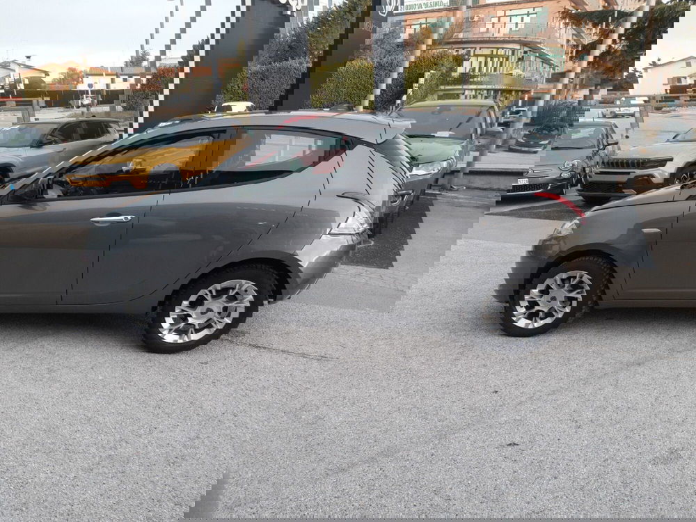 Lancia Ypsilon usata a Campobasso (2)