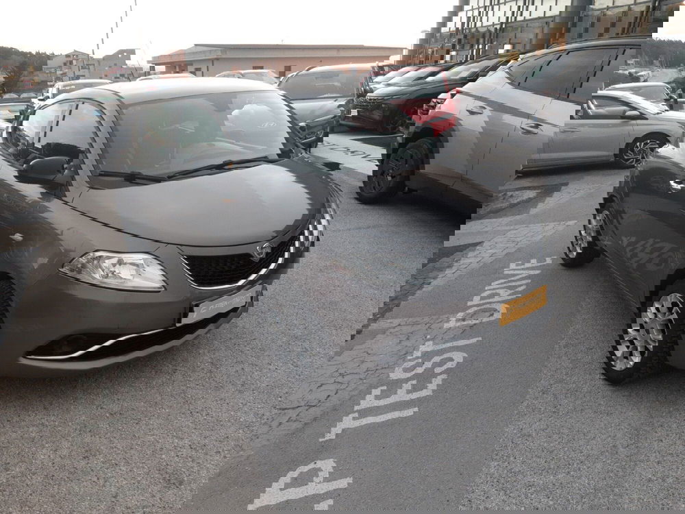 Lancia Ypsilon usata a Campobasso (8)