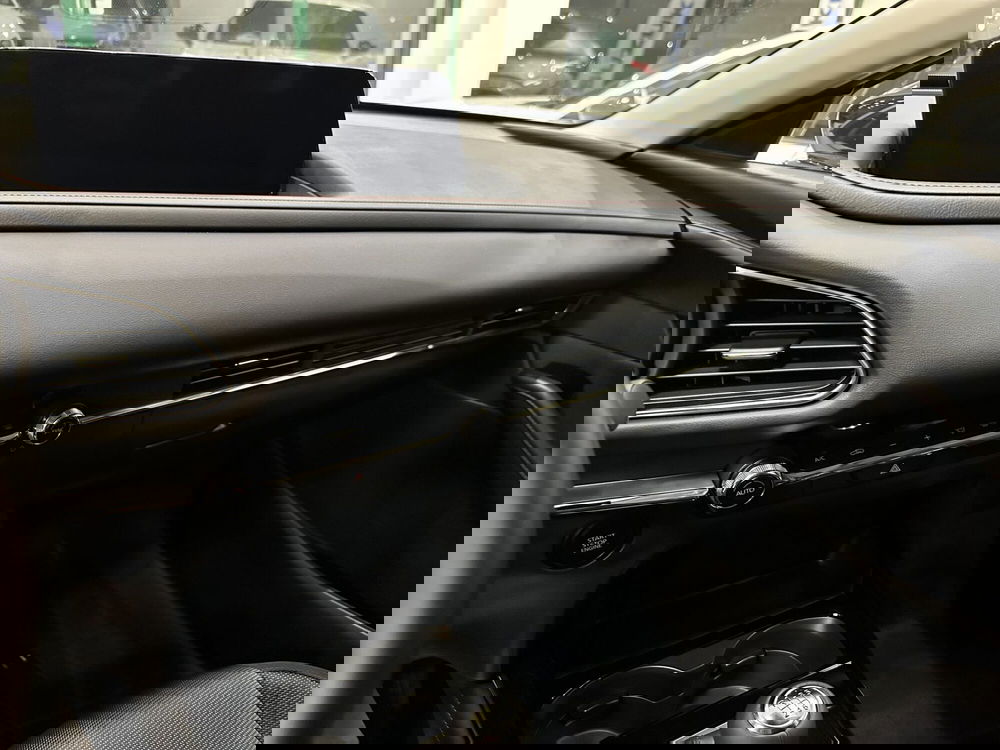 Mazda CX-30 nuova a Latina (13)