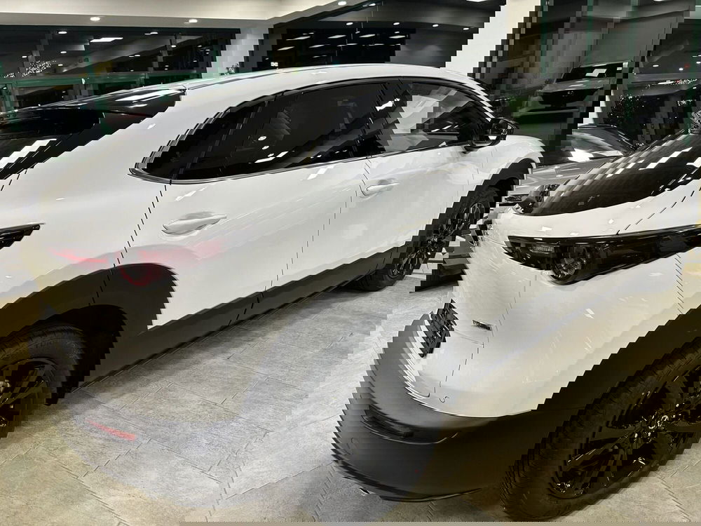 Mazda CX-30 nuova a Latina (4)