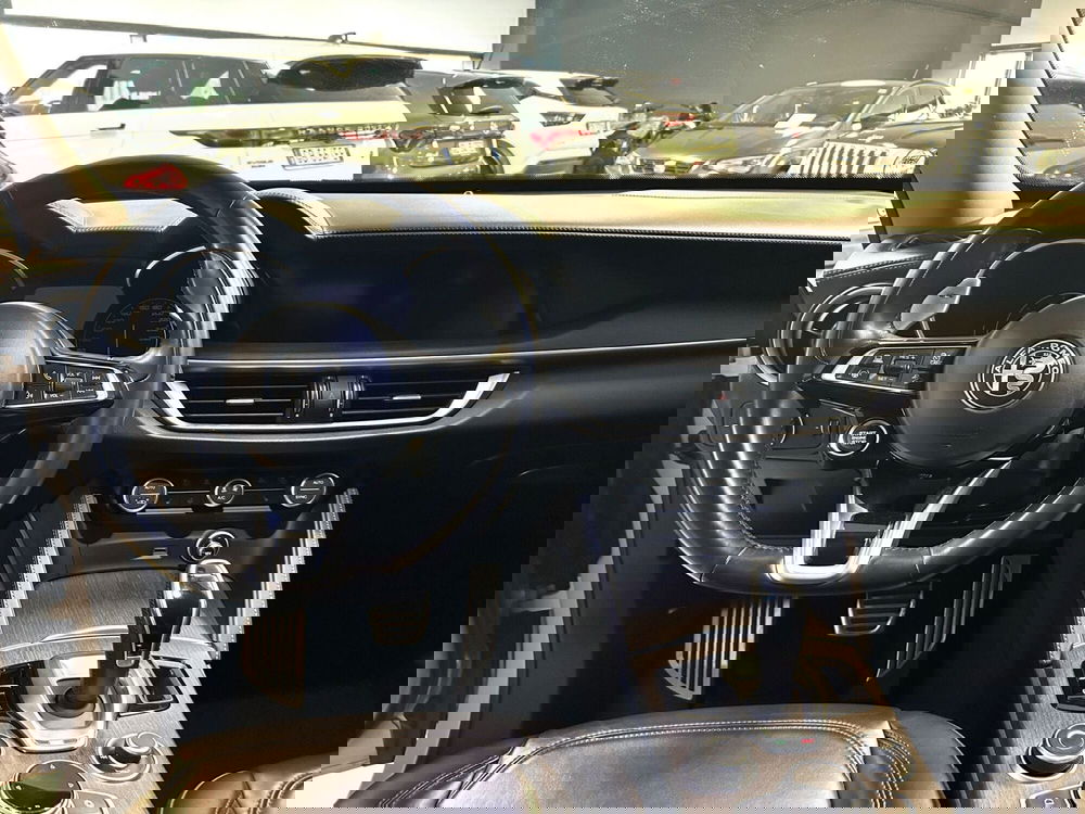 Alfa Romeo Stelvio usata a Ferrara (11)