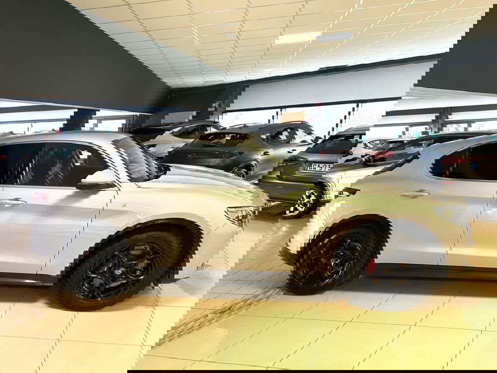 Alfa Romeo Stelvio usata a Ferrara (4)