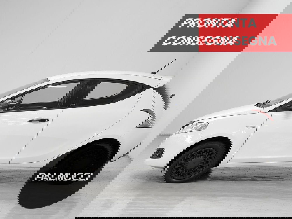 Lancia Ypsilon usata a Prato (4)