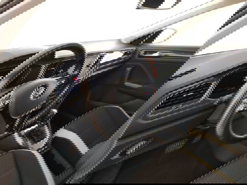 Volkswagen T-Roc usata a Massa-Carrara (8)