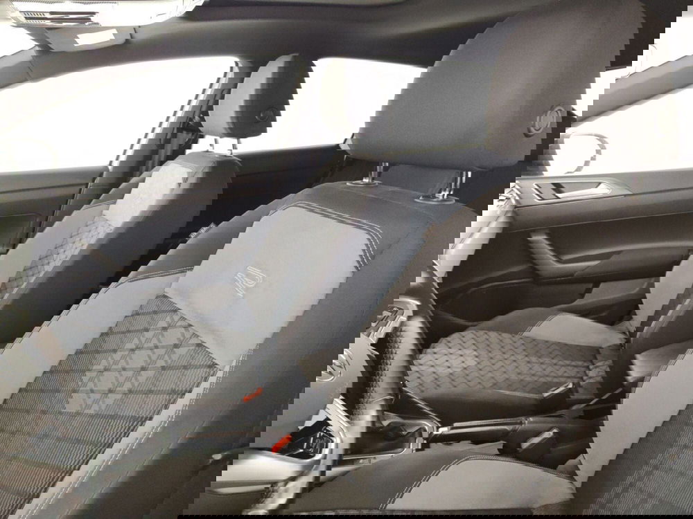 Volkswagen Taigo usata a Massa-Carrara (9)