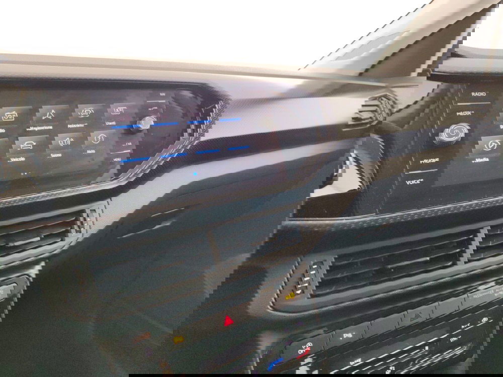 Volkswagen T-Cross usata a Massa-Carrara (12)