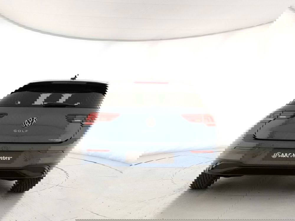 Volkswagen Golf nuova a Napoli (4)