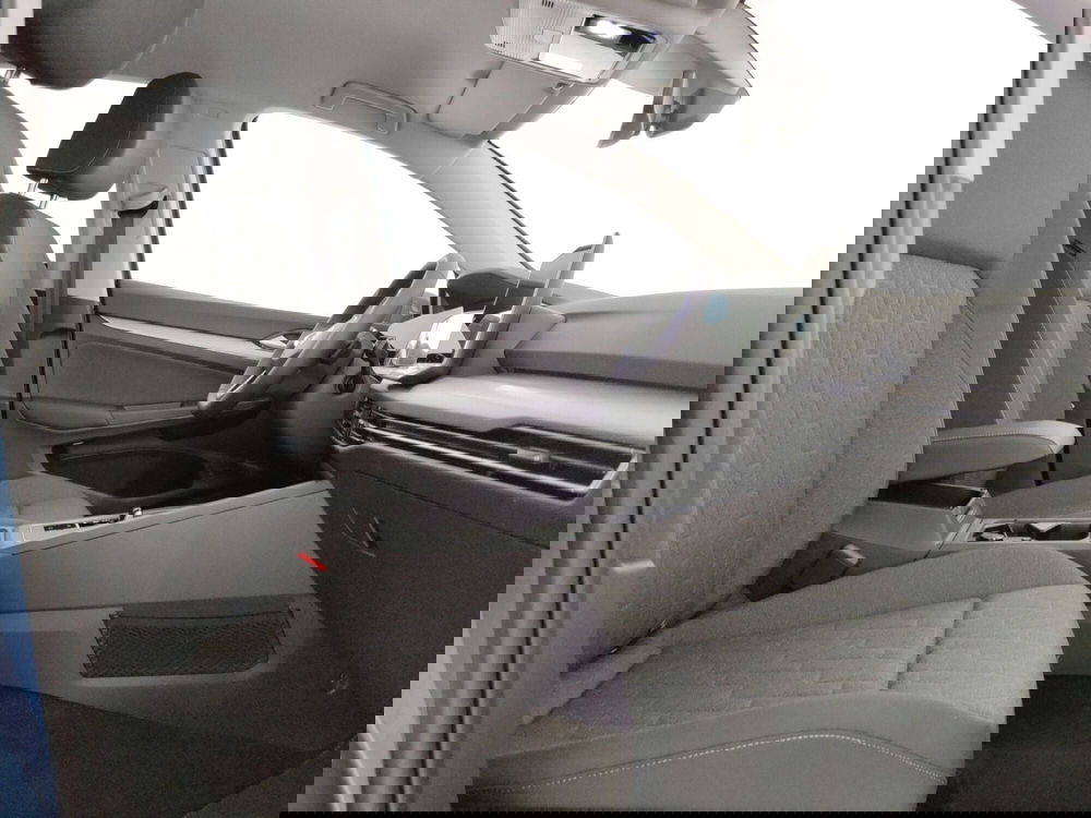 Volkswagen Golf nuova a Napoli (7)