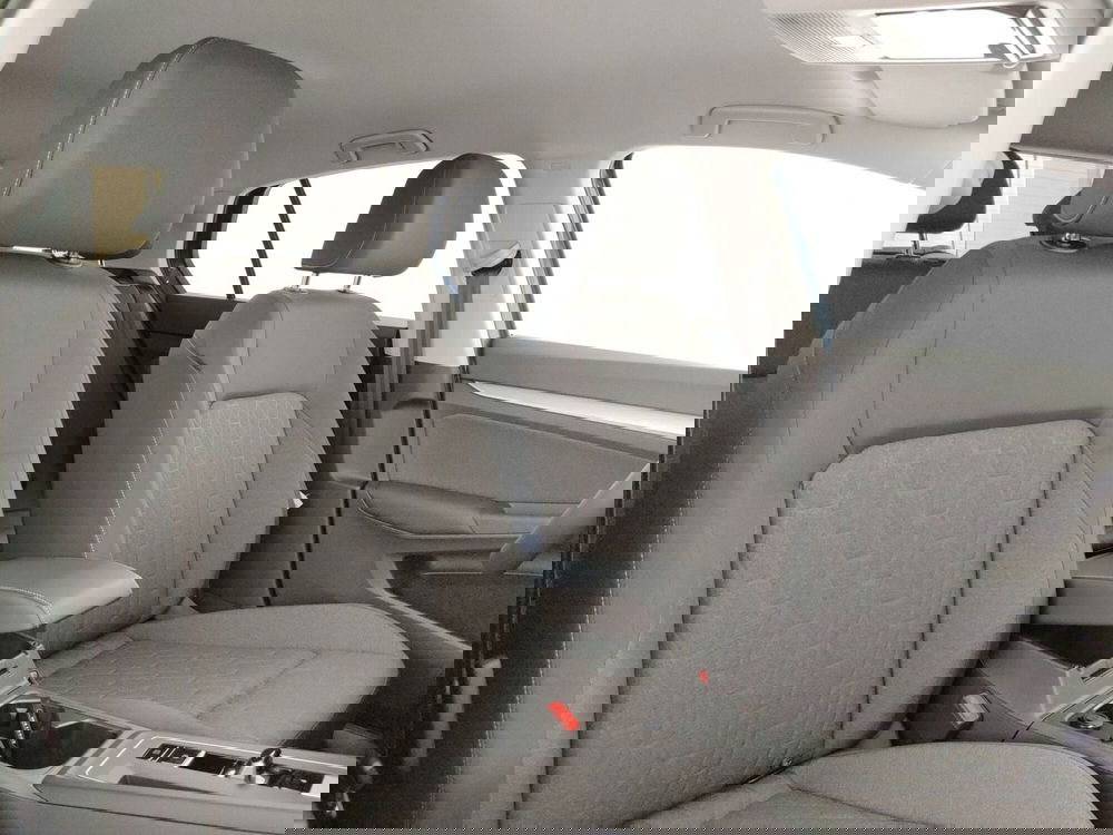 Volkswagen Golf nuova a Napoli (8)