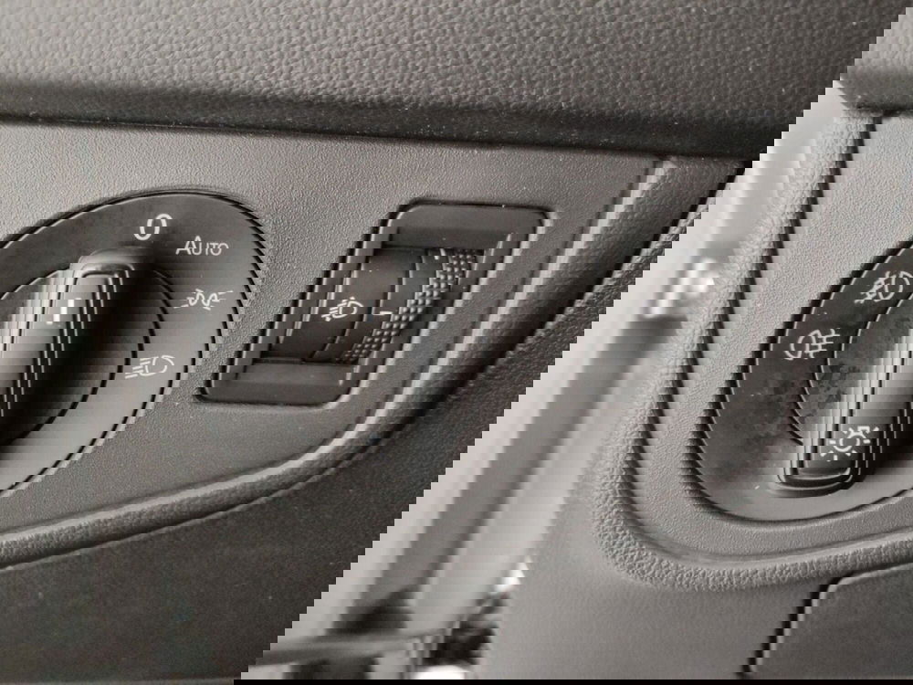 Volkswagen Taigo usata a Napoli (13)