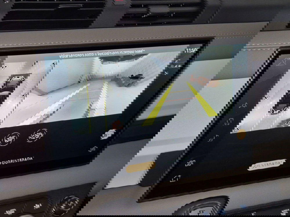 Land Rover Defender usata a Torino (14)