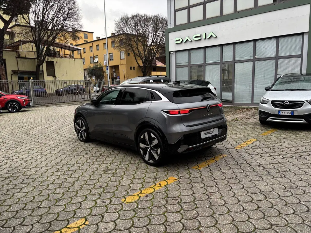 Renault Megane E-Tech Electric usata a Firenze (2)