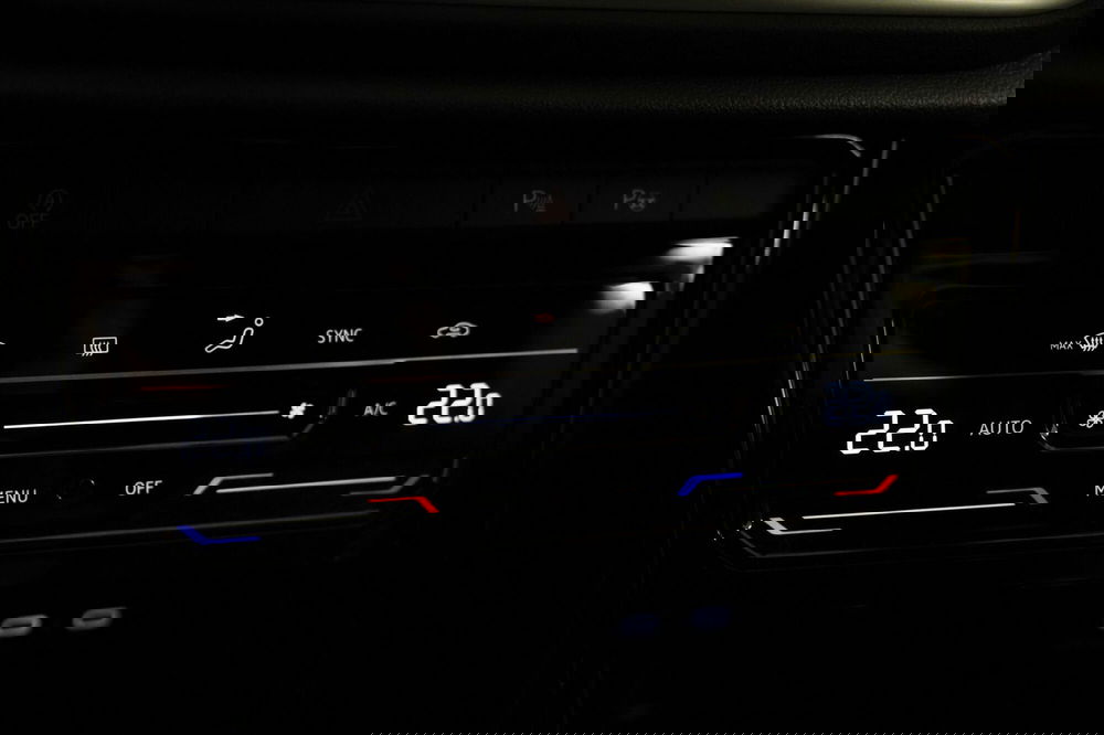 Volkswagen T-Roc usata a Varese (17)