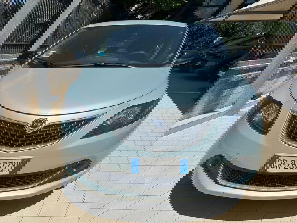 Lancia Ypsilon usata a Salerno (11)