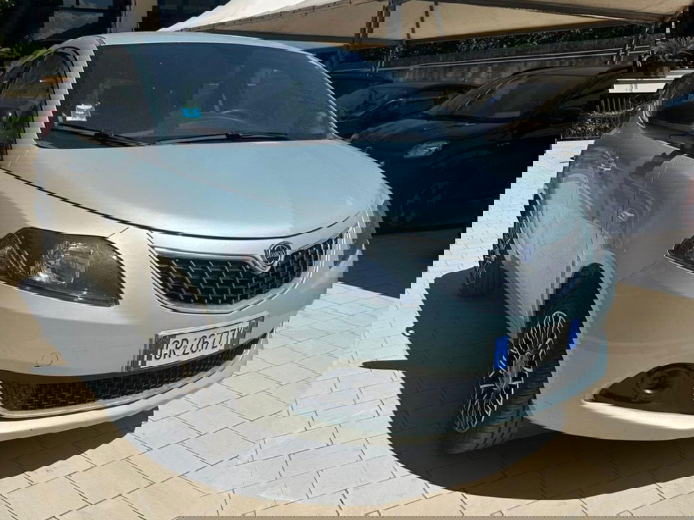 Lancia Ypsilon usata a Salerno (2)