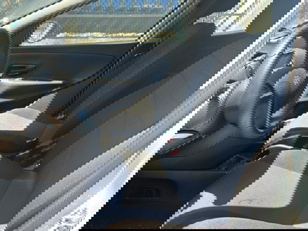 Lancia Ypsilon usata a Salerno (5)