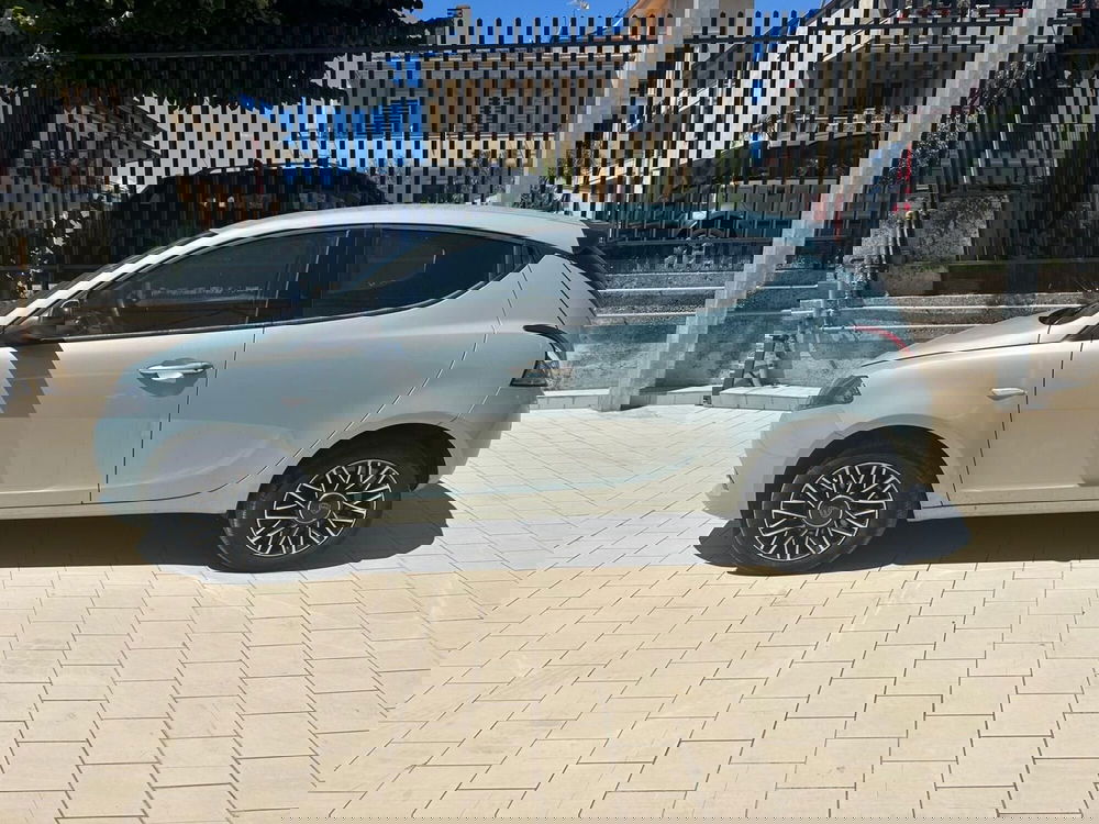 Lancia Ypsilon usata a Salerno (9)