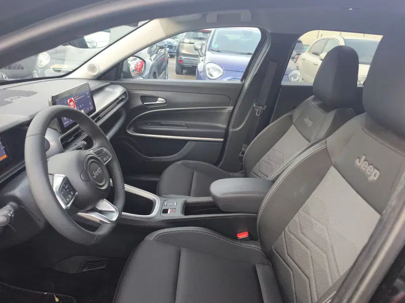 Jeep Avenger usata a Frosinone (14)