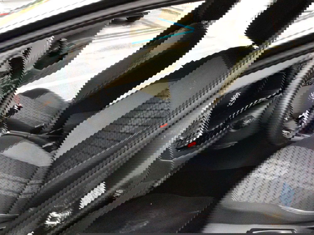 Volkswagen Taigo usata a Genova (10)