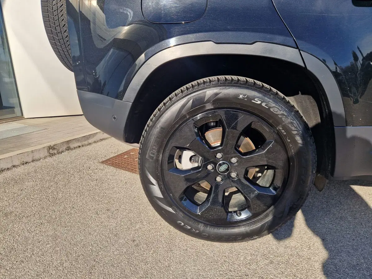 Land Rover Defender usata a Ascoli Piceno (9)