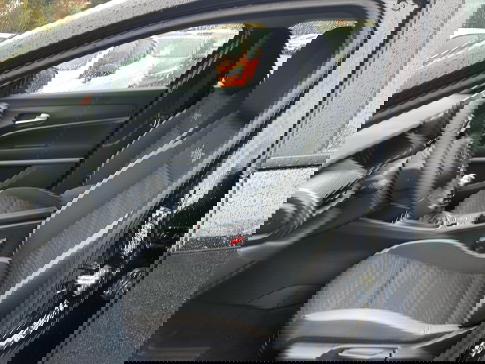 Jeep Avenger nuova a Roma (14)