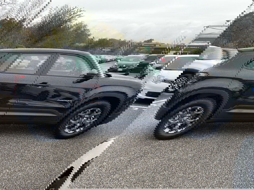 Jeep Avenger nuova a Roma (8)