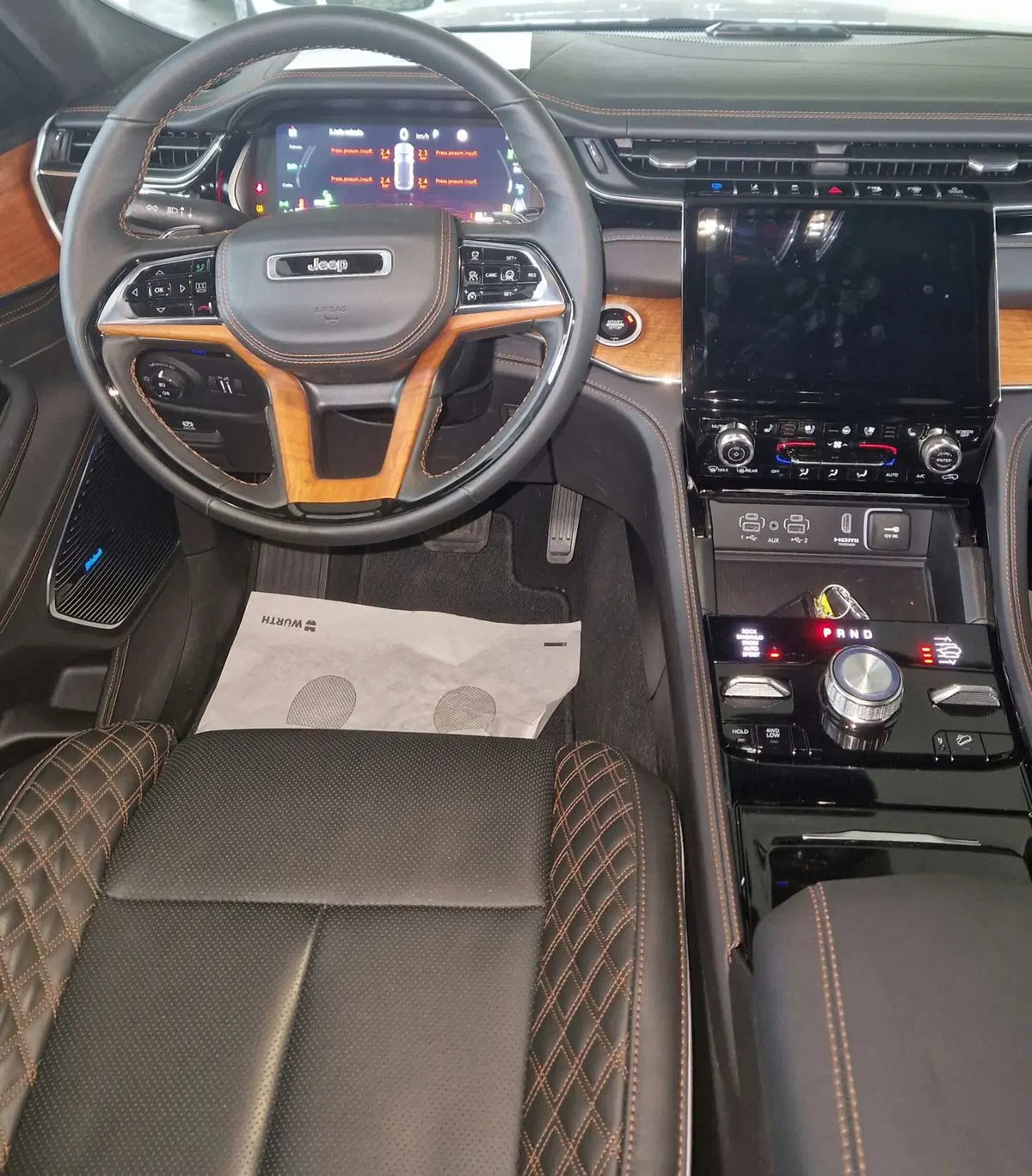 Jeep Grand Cherokee nuova a Terni (11)
