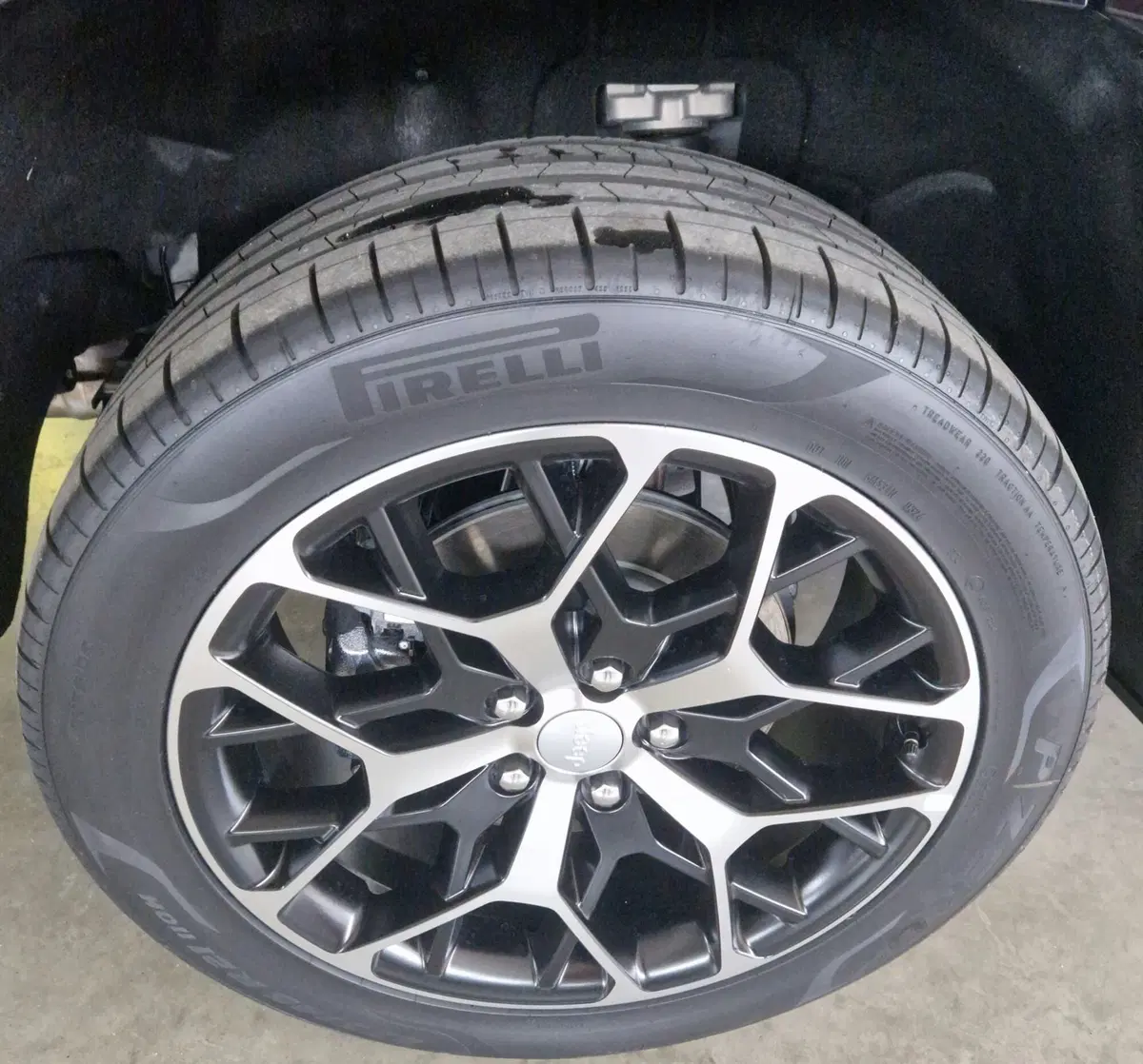 Jeep Grand Cherokee nuova a Terni (16)