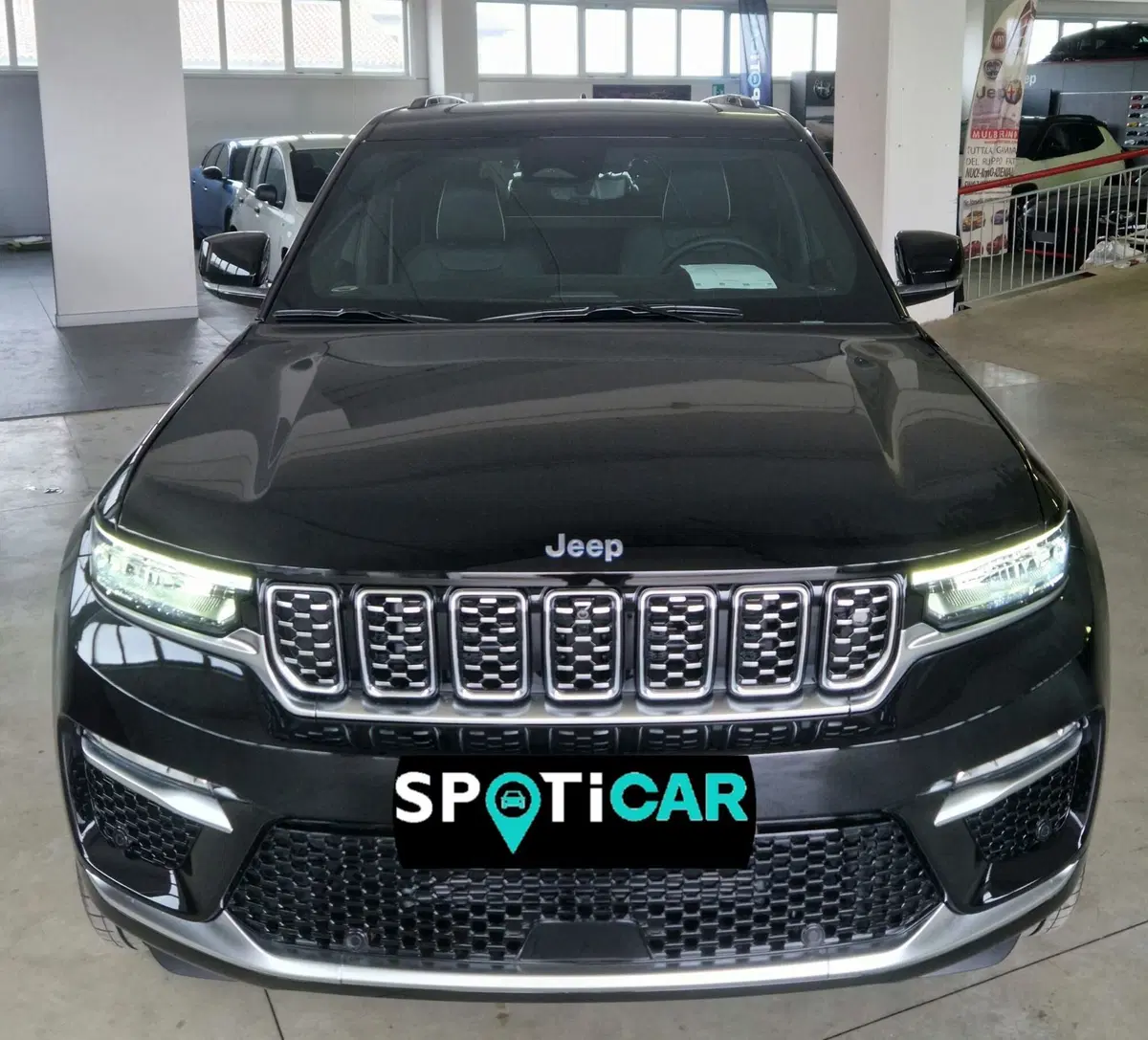 Jeep Grand Cherokee nuova a Terni (2)