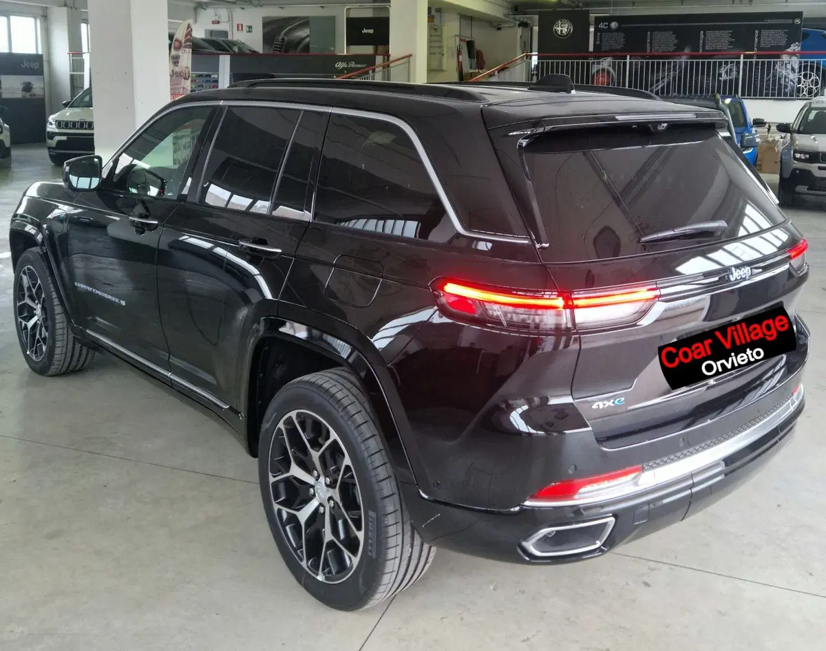Jeep Grand Cherokee nuova a Terni (4)