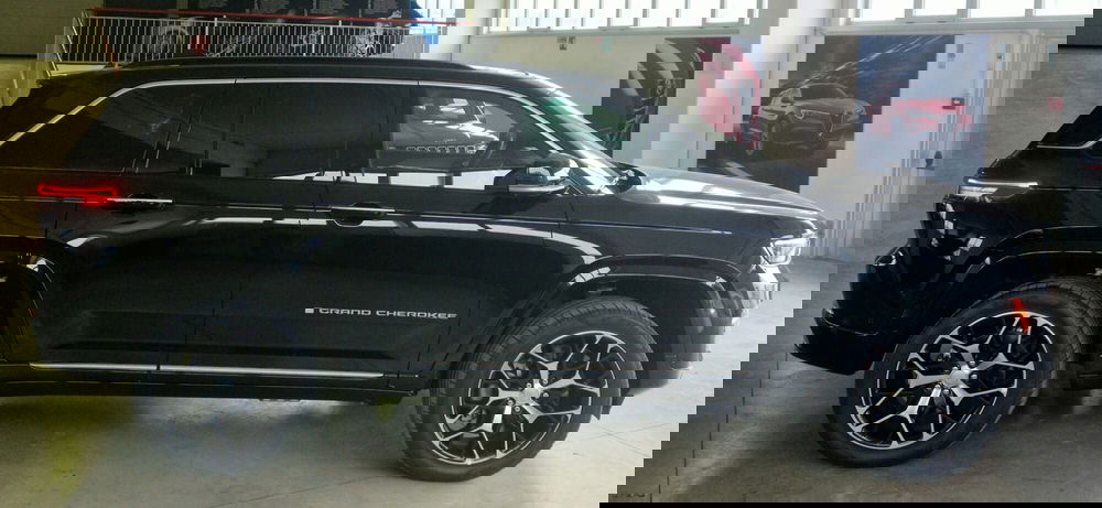 Jeep Grand Cherokee nuova a Terni (6)