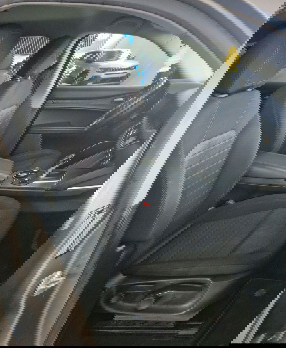 Alfa Romeo Stelvio usata a Terni (8)