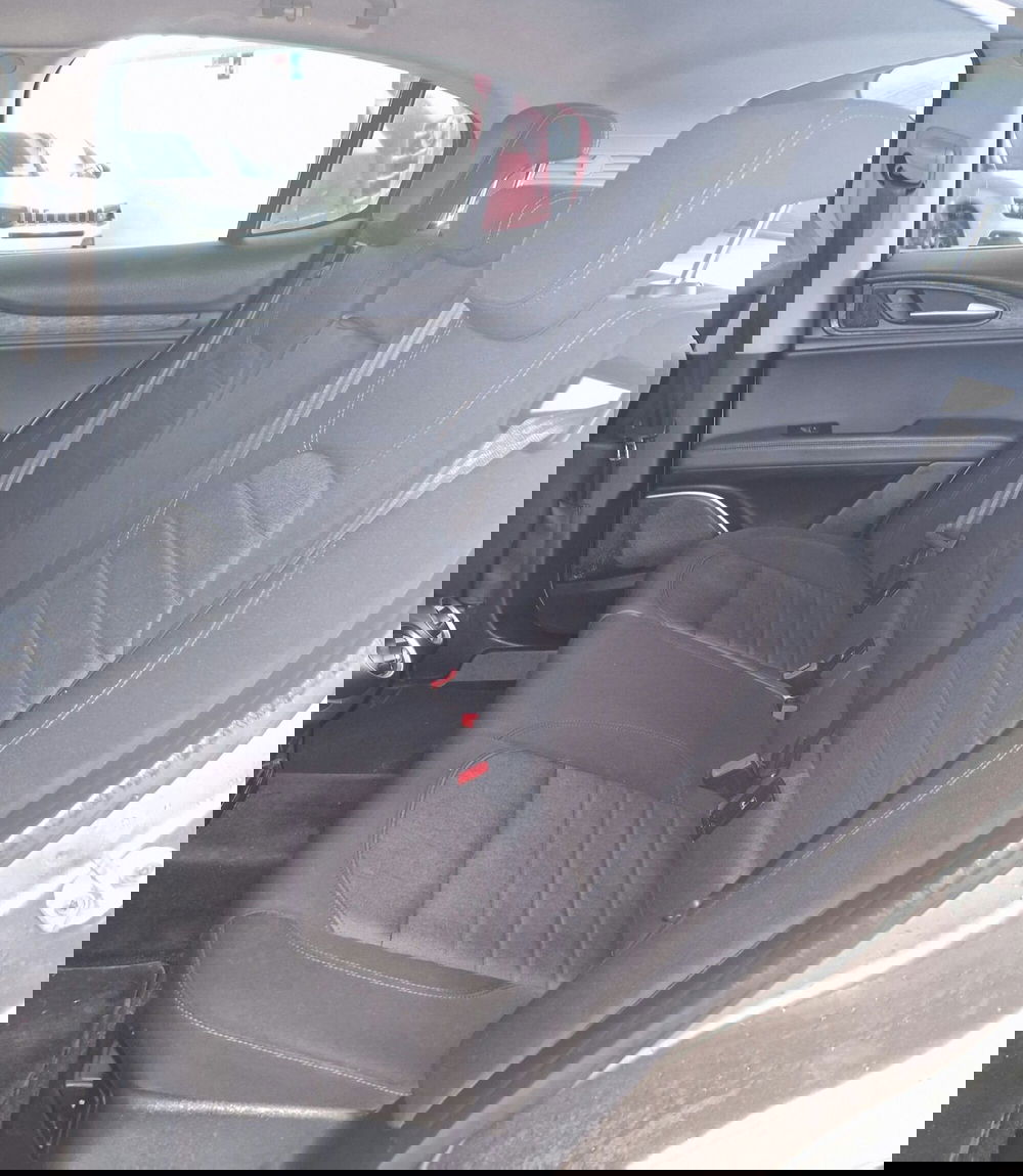 Alfa Romeo Stelvio usata a Terni (9)