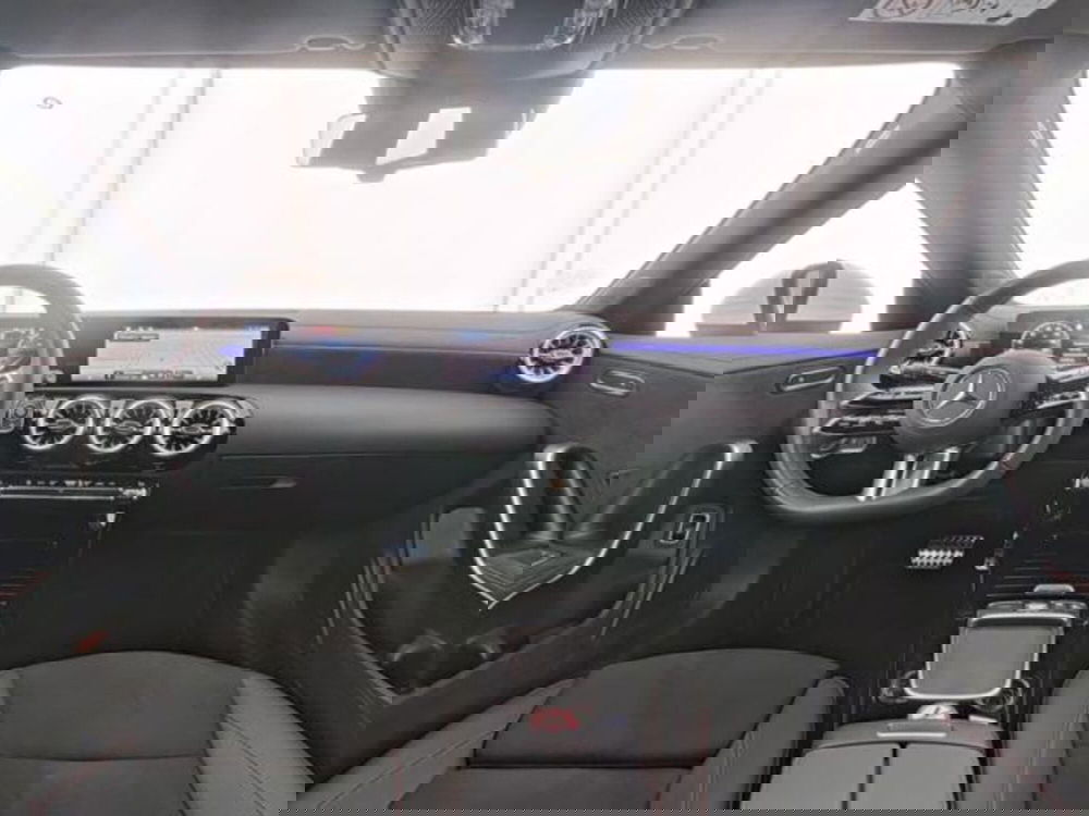 Mercedes-Benz CLA Shooting Brake usata a Milano (7)