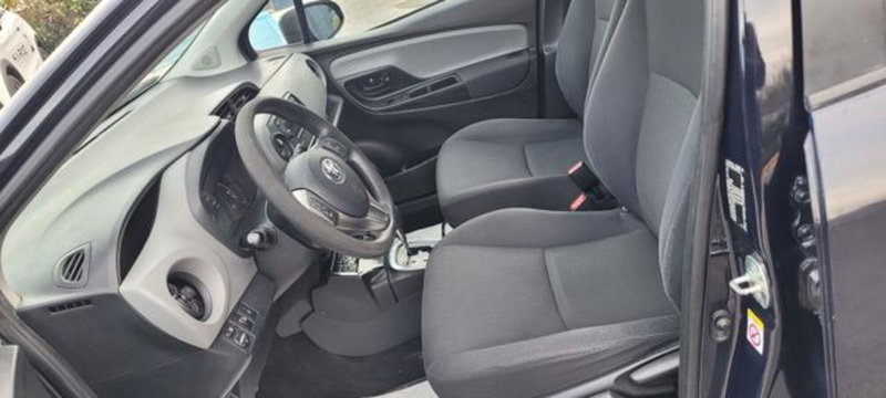 Toyota Yaris usata a Napoli (6)