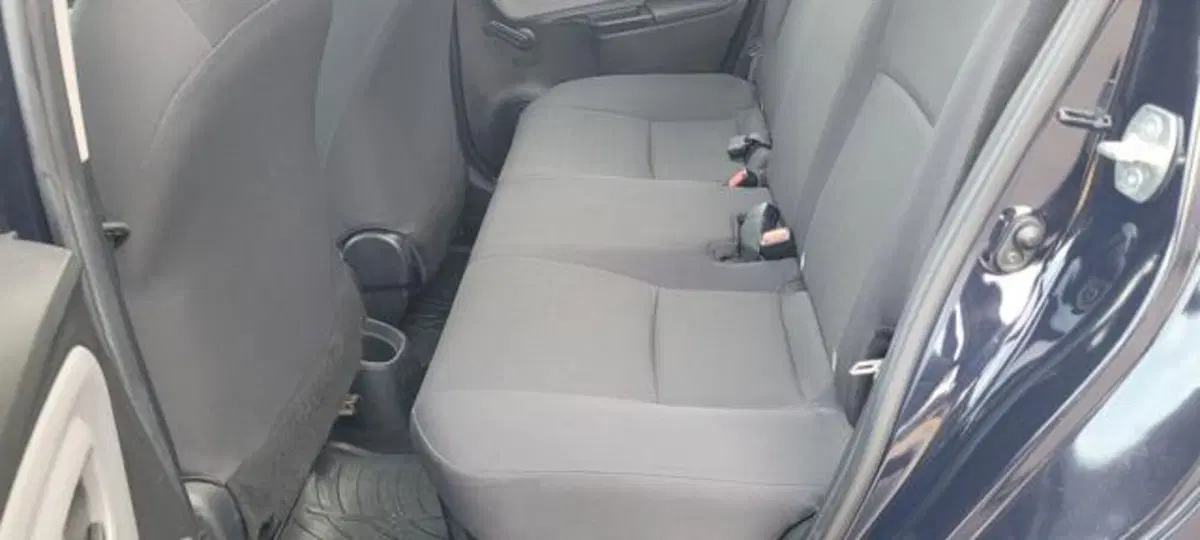 Toyota Yaris usata a Napoli (7)