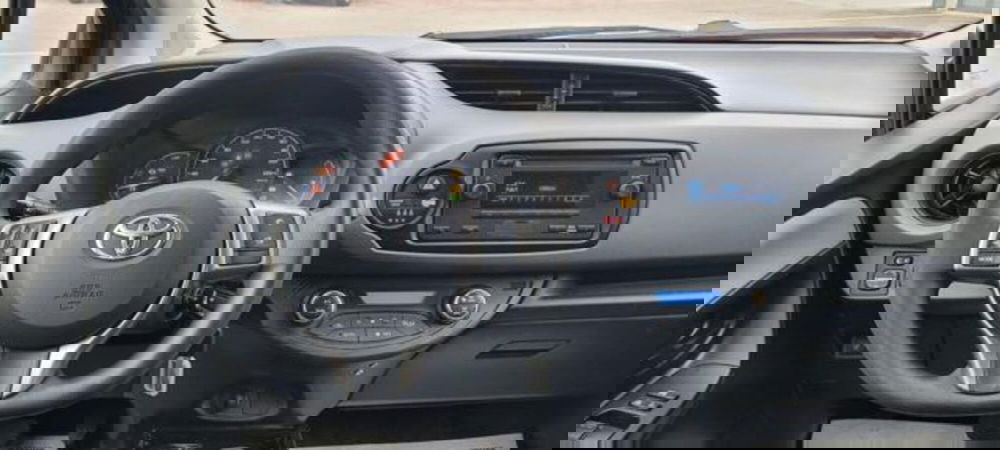 Toyota Yaris usata a Napoli (8)