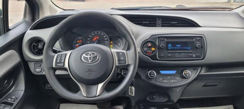 Toyota Yaris usata a Napoli (8)