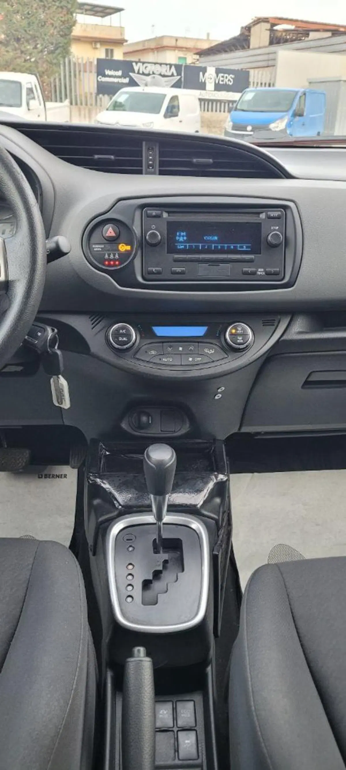 Toyota Yaris usata a Napoli (9)