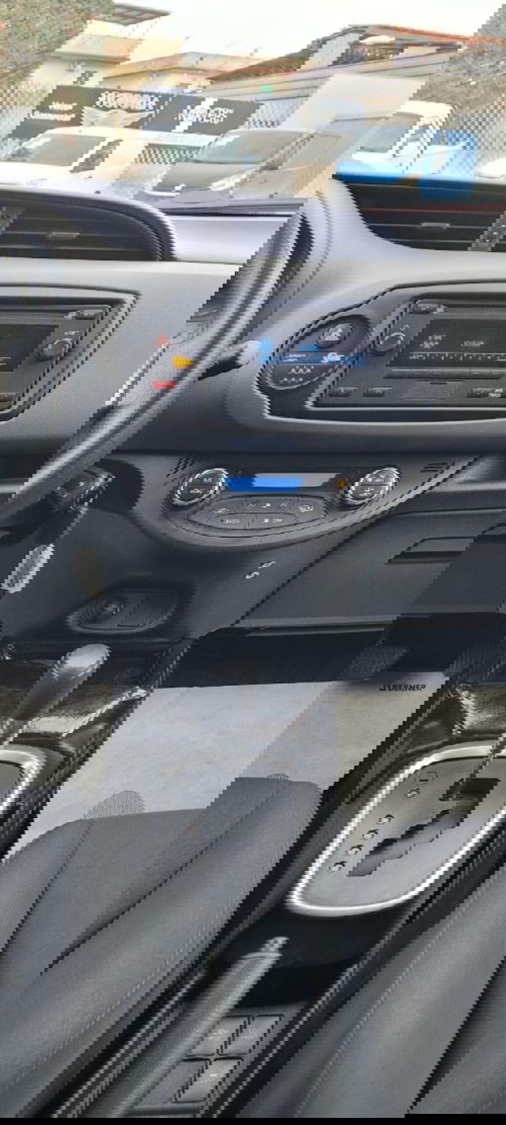 Toyota Yaris usata a Napoli (9)