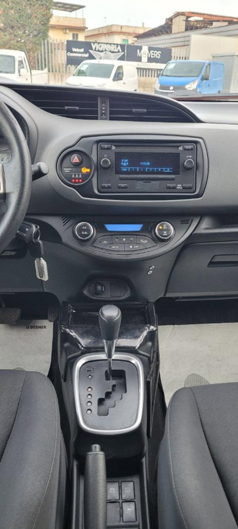 Toyota Yaris usata a Napoli (9)
