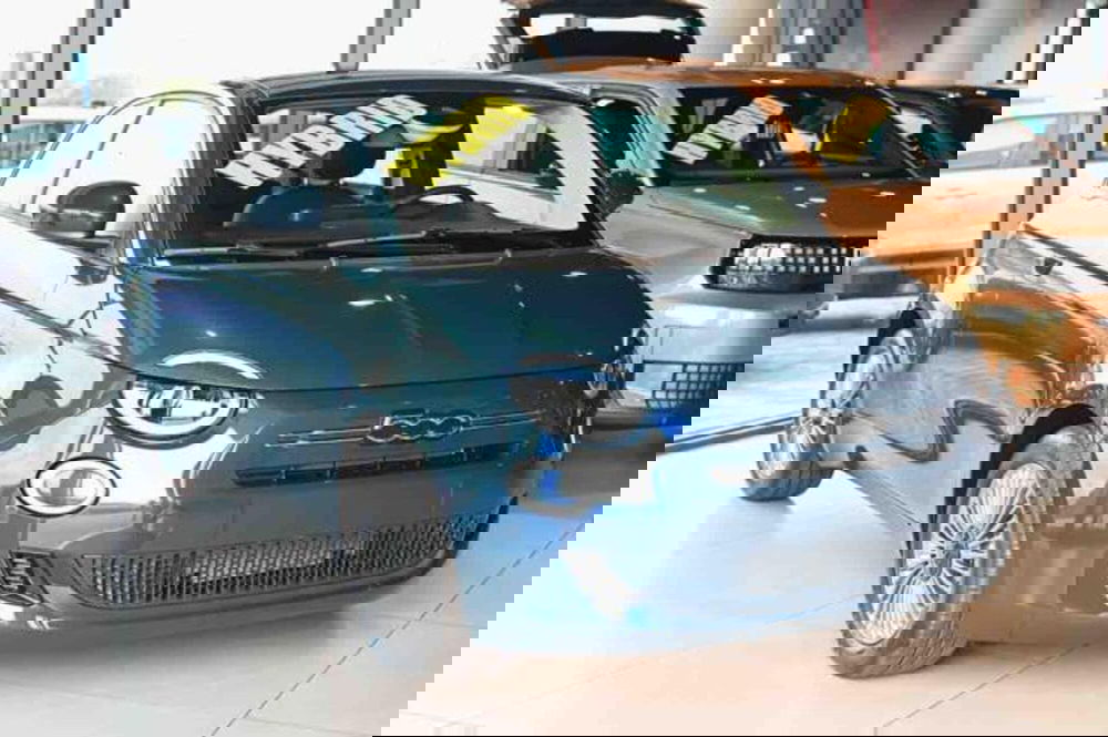 Fiat 500 nuova a Torino (3)