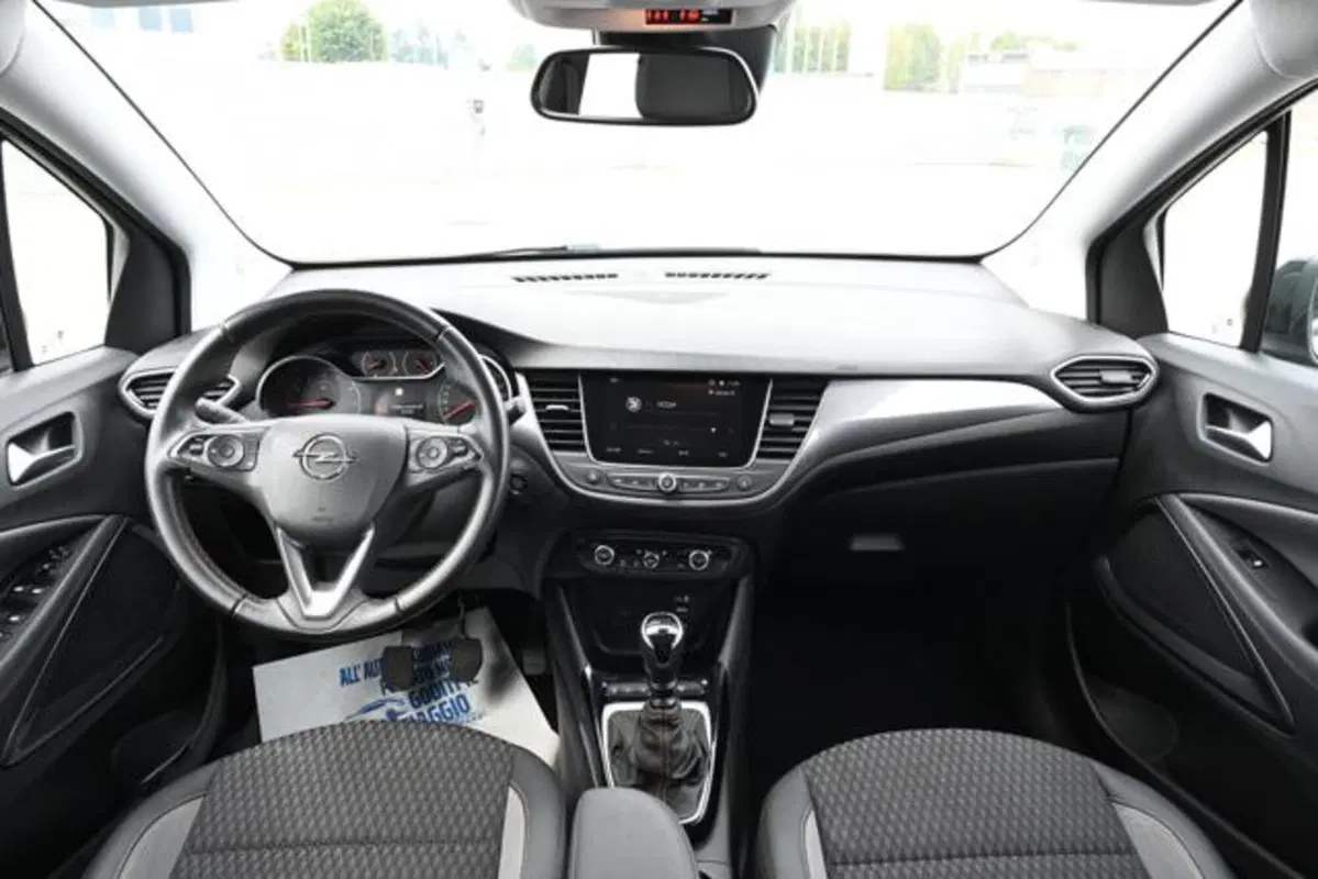 Opel Crossland X usata a Torino (11)