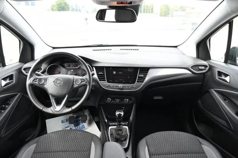 Opel Crossland X usata a Torino (11)