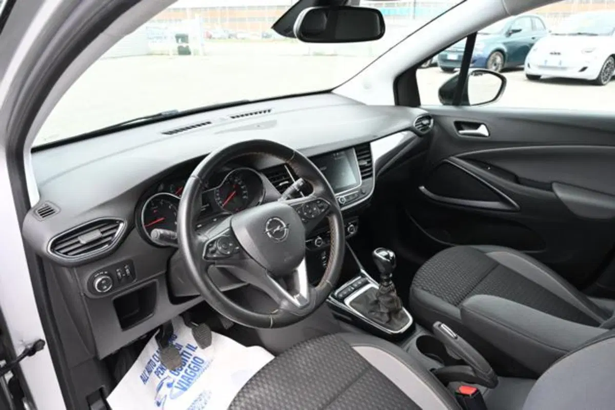 Opel Crossland X usata a Torino (12)