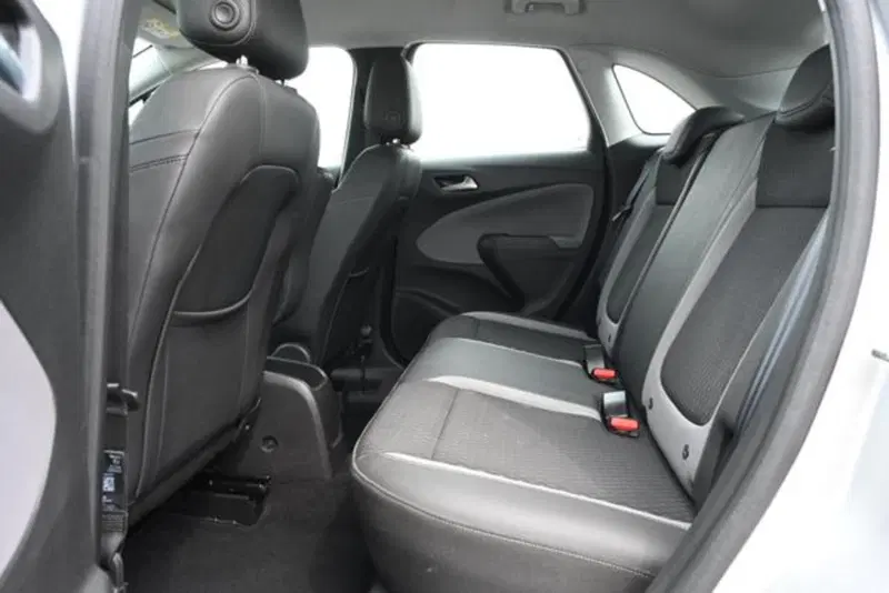 Opel Crossland X usata a Torino (15)